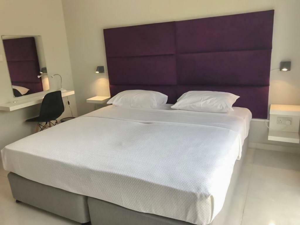 Mare Monte Seaview Boutique Apartment Paphos Bagian luar foto