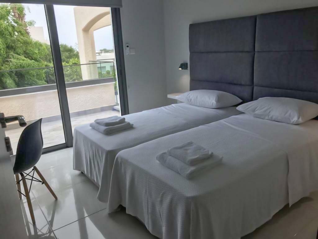 Mare Monte Seaview Boutique Apartment Paphos Bagian luar foto