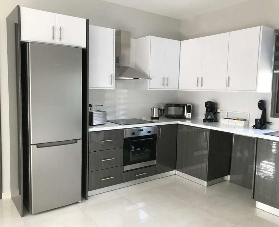 Mare Monte Seaview Boutique Apartment Paphos Bagian luar foto
