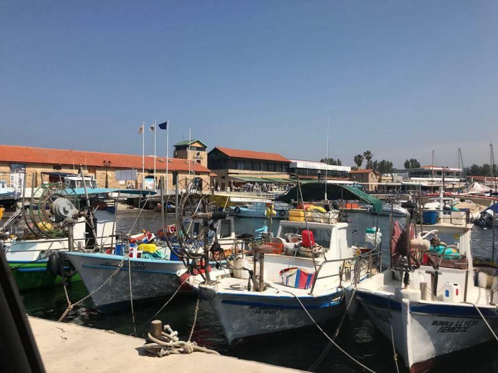 Mare Monte Seaview Boutique Apartment Paphos Bagian luar foto